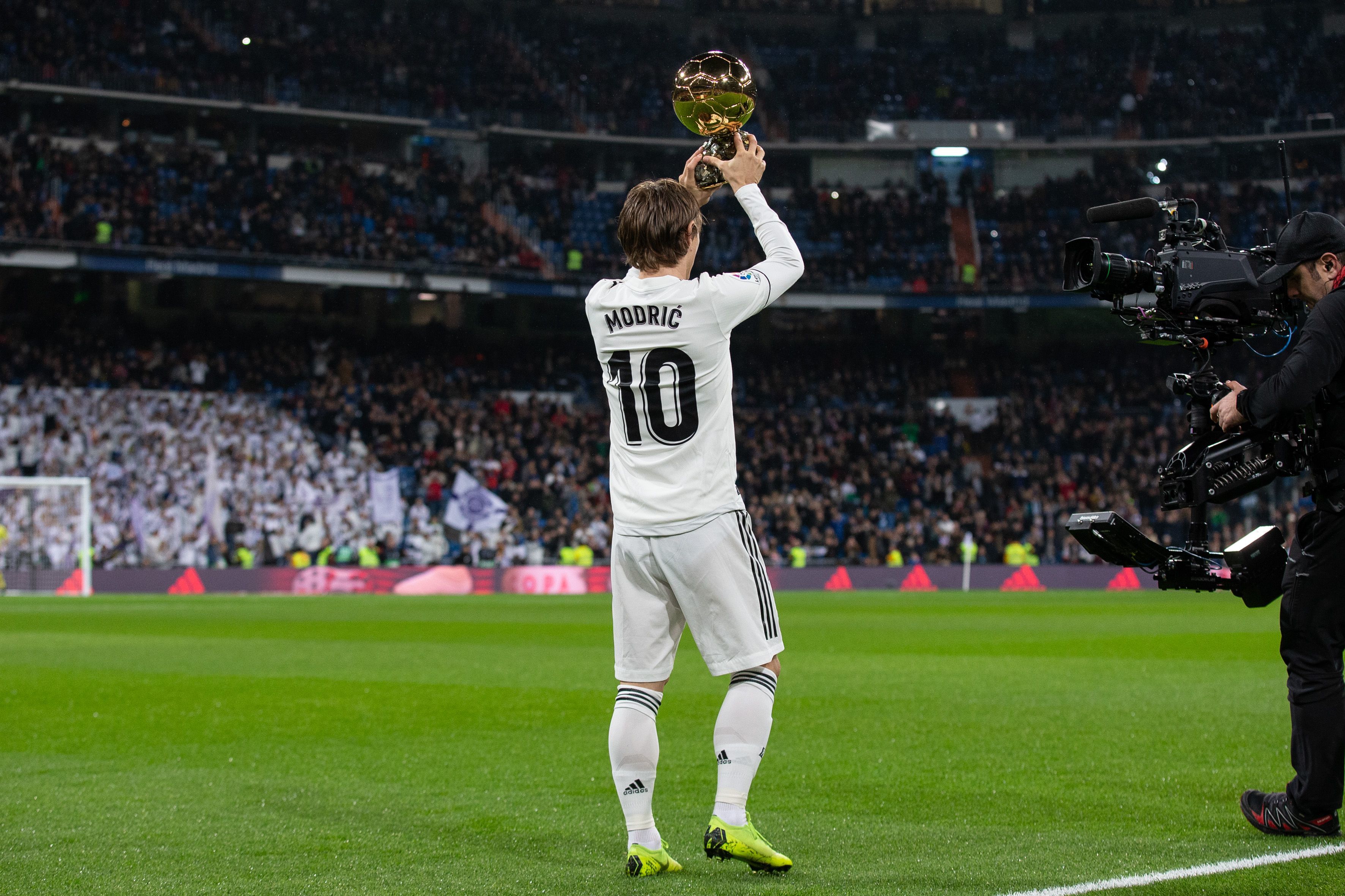 官方：德罗西出任热那亚新任主教练；双方签约至2026年6月