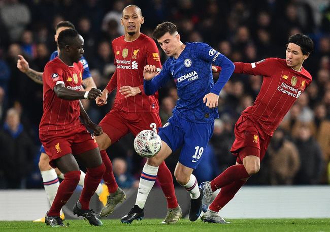 每体：巴萨仍未对莱万做决定，在关注小蜘蛛、凯恩、吉拉西等